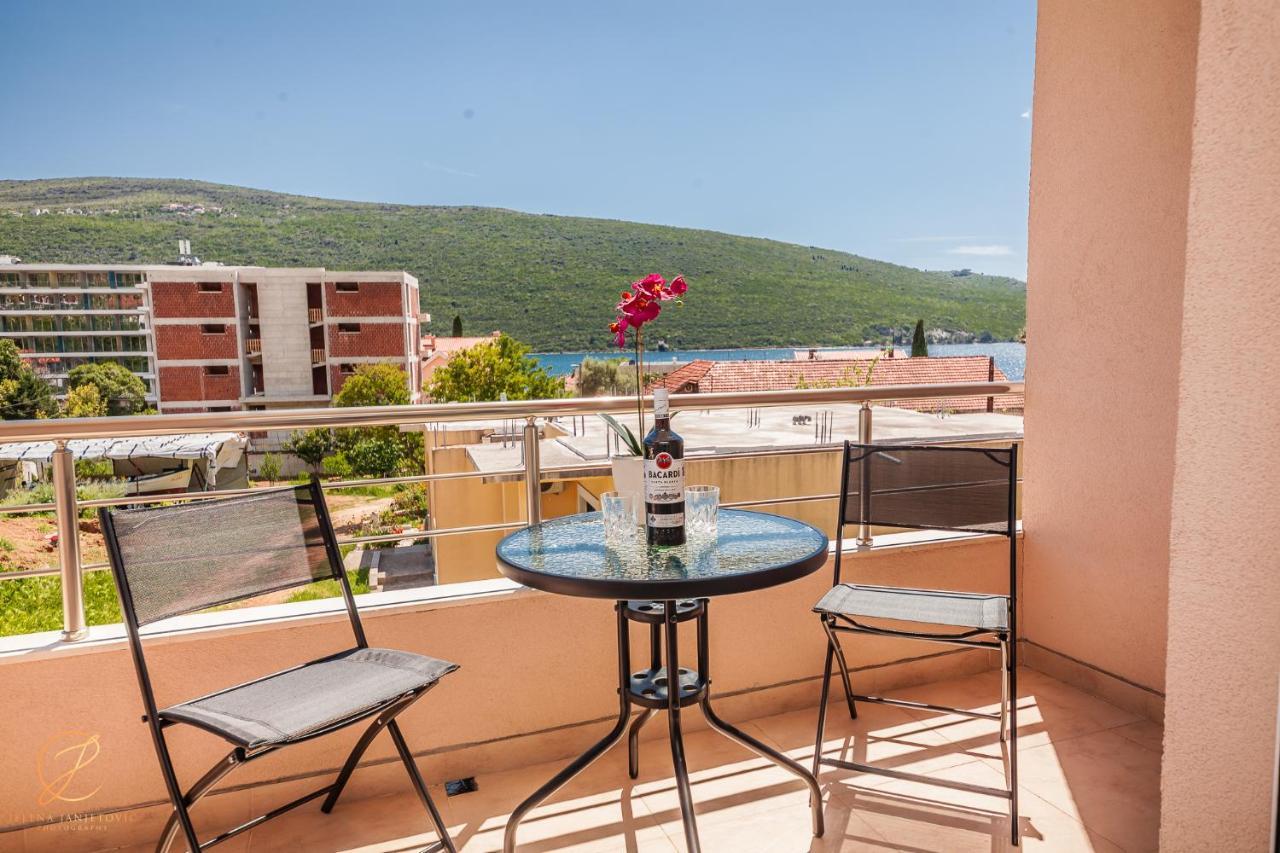 Apartments Ruzmarin Херцег Нови Екстериор снимка