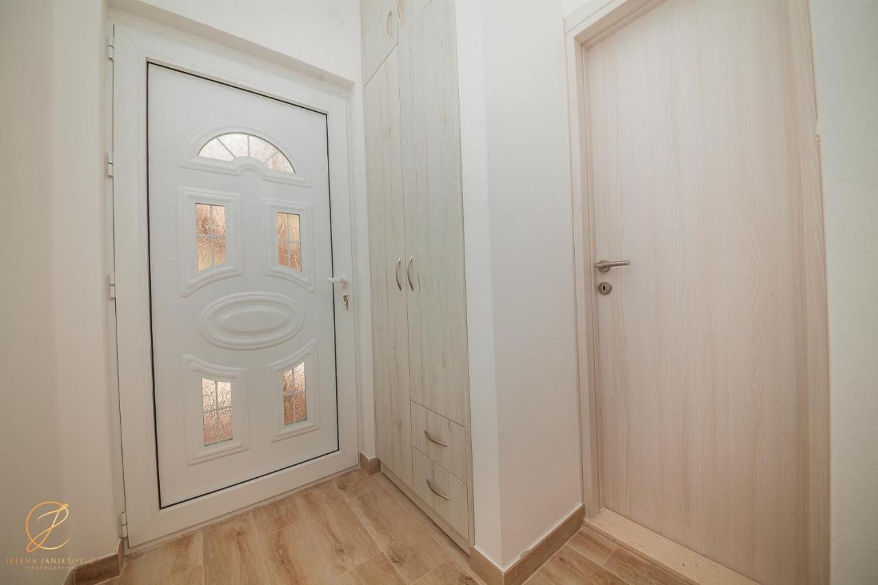 Apartments Ruzmarin Херцег Нови Екстериор снимка